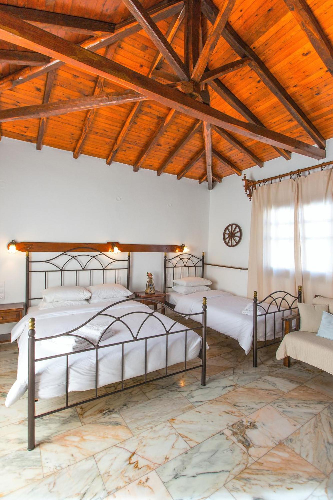 Cluborsa Chrysoula'S Guest House Skiathos Town Room photo