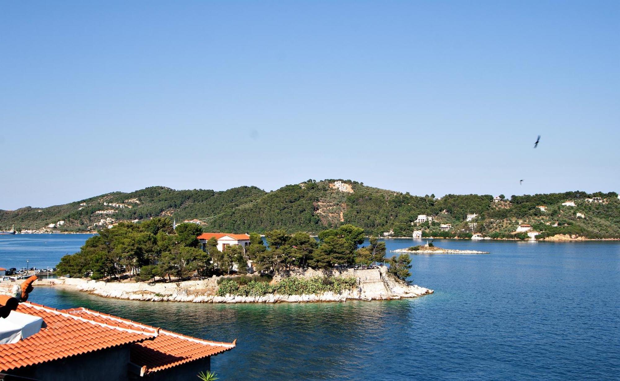 Cluborsa Chrysoula'S Guest House Skiathos Town Exterior photo