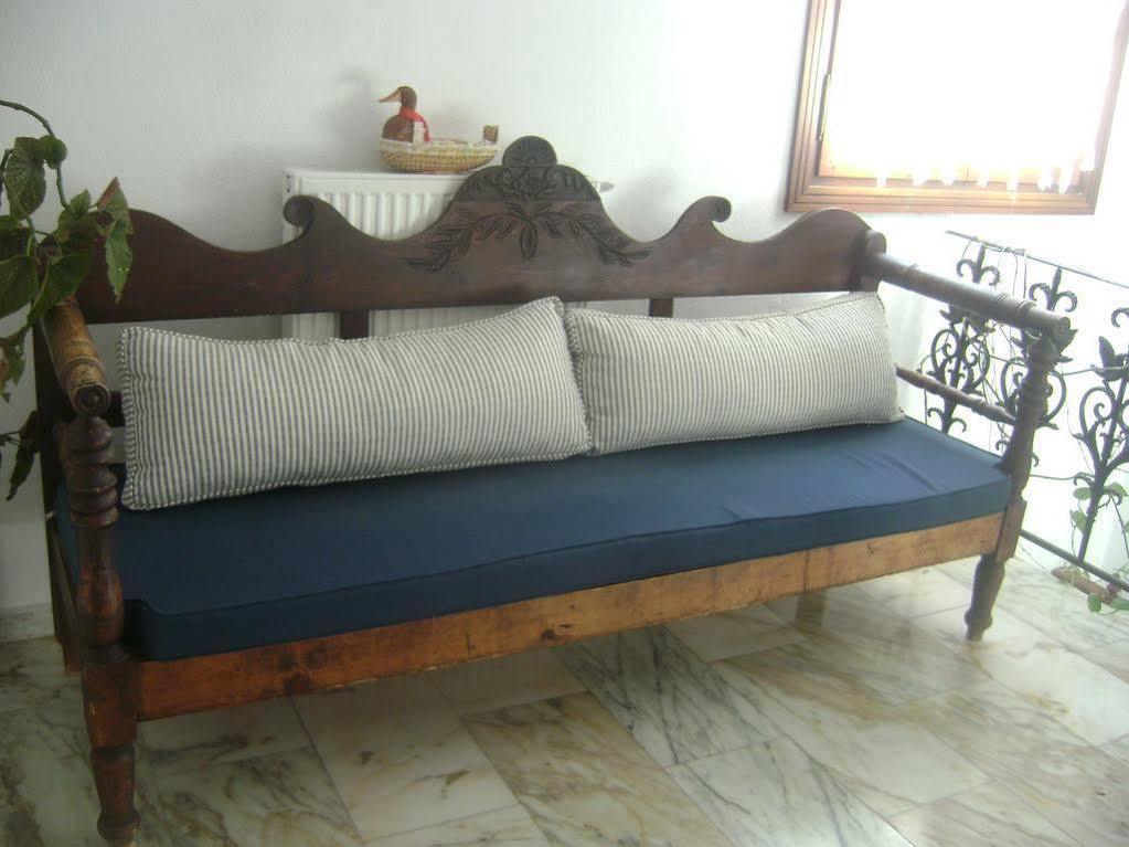 Cluborsa Chrysoula'S Guest House Skiathos Town Exterior photo