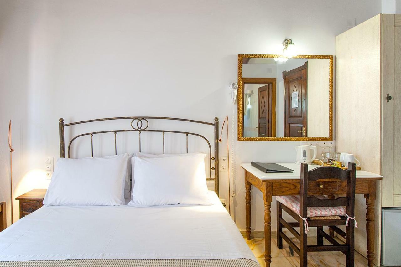 Cluborsa Chrysoula'S Guest House Skiathos Town Exterior photo