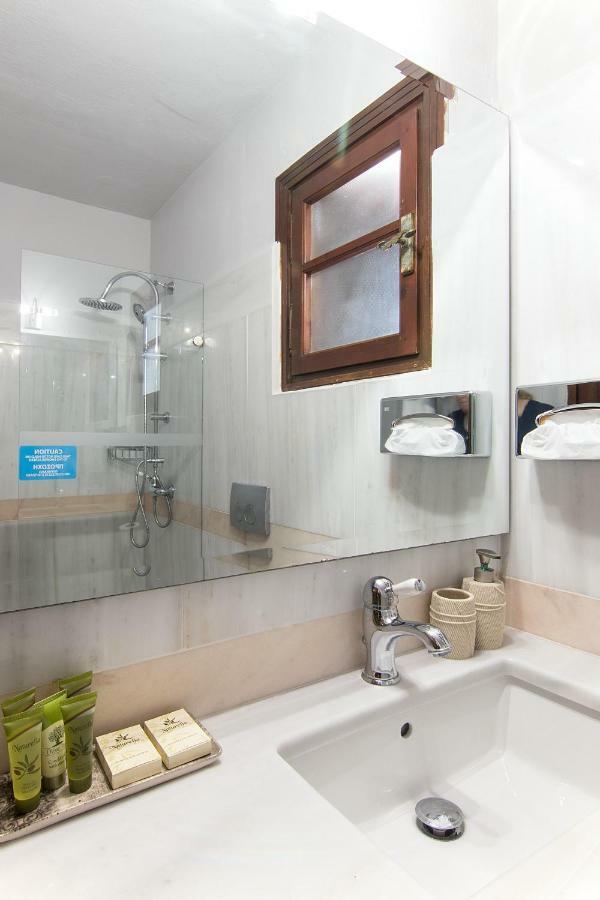 Cluborsa Chrysoula'S Guest House Skiathos Town Exterior photo